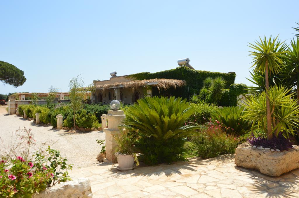 Agriturismo Tenuta Mazzetta Mesagne Exterior foto