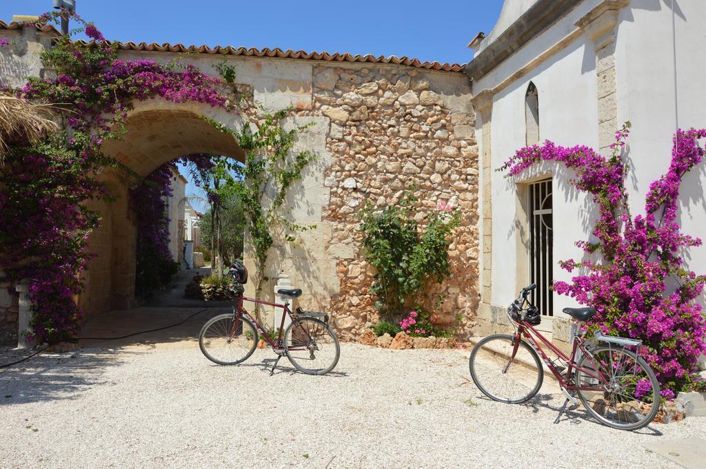 Agriturismo Tenuta Mazzetta Mesagne Exterior foto